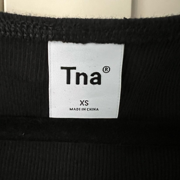 Aritzia TNA Black Square Neck T-shirt, Size XS - Picture 3 of 5